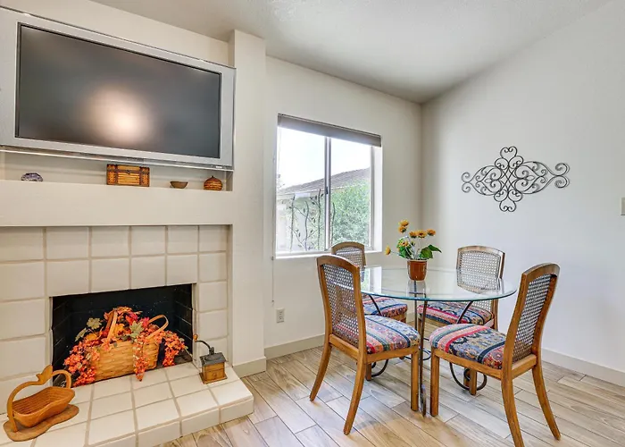 Holiday home Patio & Pool Access: Sunny Casita!