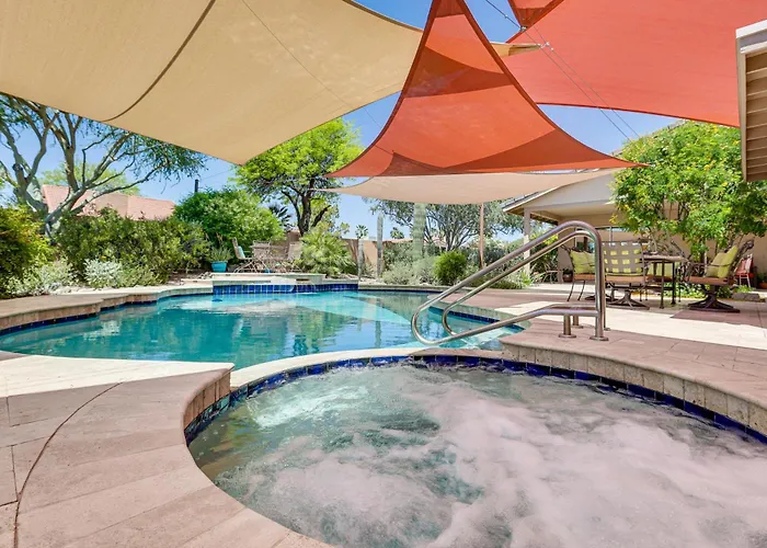Patio & Pool Access: Sunny Casita! Holiday home